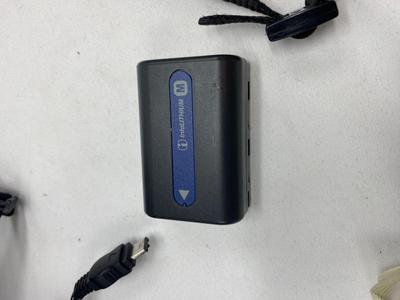 SONY DIGITAL STILL CAMERA DSC-F717