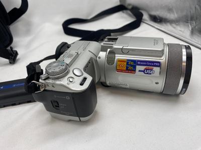 SONY DIGITAL STILL CAMERA DSC-F717