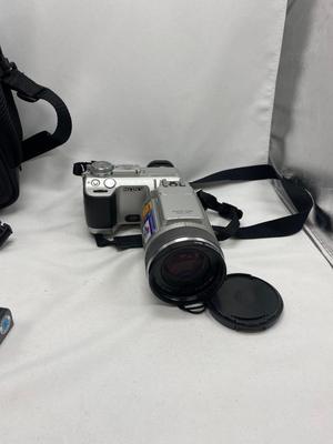 SONY DIGITAL STILL CAMERA DSC-F717
