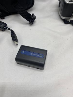 SONY DIGITAL STILL CAMERA DSC-F717