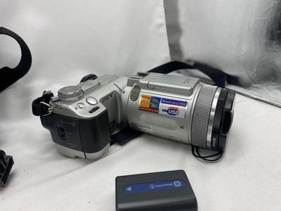 SONY DIGITAL STILL CAMERA DSC-F717