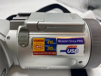SONY DIGITAL STILL CAMERA DSC-F717