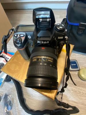 A MUST HAVE NIKON D200 DIGITAL FIELD CAMERA, ITS GOT IT ALL!!