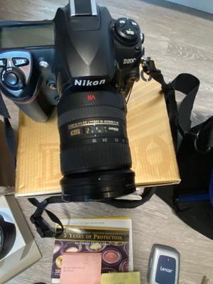 A MUST HAVE NIKON D200 DIGITAL FIELD CAMERA, ITS GOT IT ALL!!