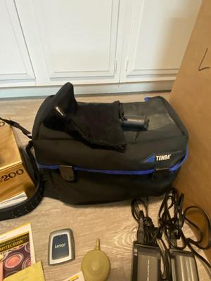 A MUST HAVE NIKON D200 DIGITAL FIELD CAMERA, ITS GOT IT ALL!!
