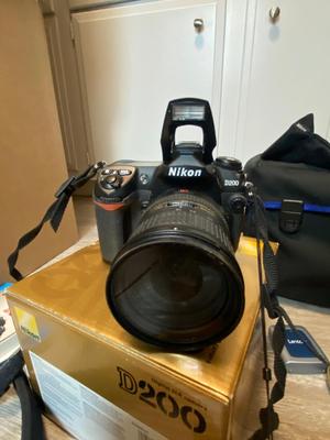 A MUST HAVE NIKON D200 DIGITAL FIELD CAMERA, ITS GOT IT ALL!!