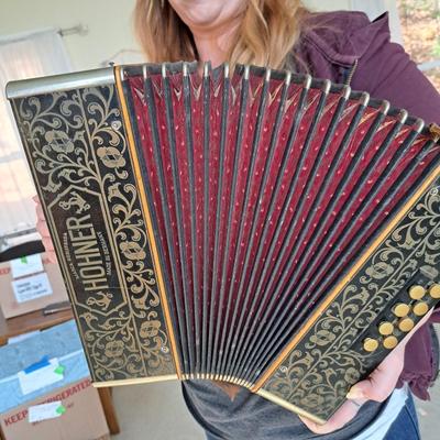 Hohner Two Row ‘Marca Registrada’ Diatonic Accordion (PB-ES)
