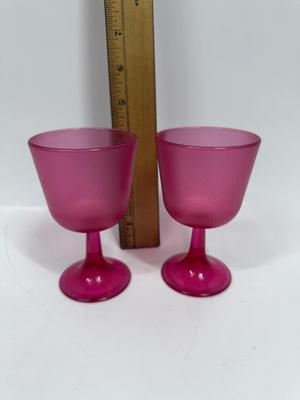 Retro hot pink Pair of Brookpark Plastic Cranberry Wine Glasses