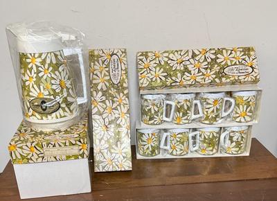 Vintage Daisies Insulated Servers by Thermo-Serv in very rare NEW condition in original boxes Pitcher & Mugs