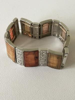 Beautiful stretchy fashion bracelet