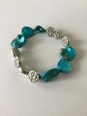 Faux pearl shell fashion stretchy bracelet