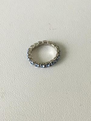 Blue rhinestone stretchy ring
