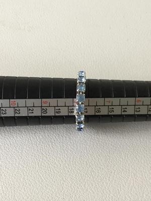 Blue rhinestone stretchy ring