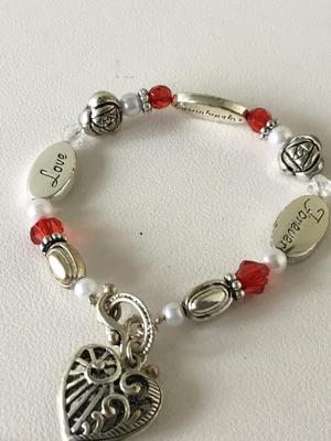 Stretchy beaded charm bracelet