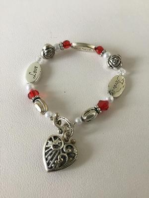Stretchy beaded charm bracelet