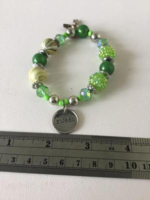 Green fashion stretchy beaded bracelet