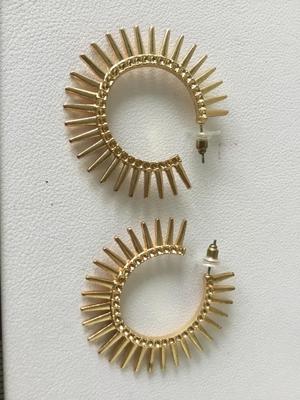 Gold tone spike fashion hoop earrings