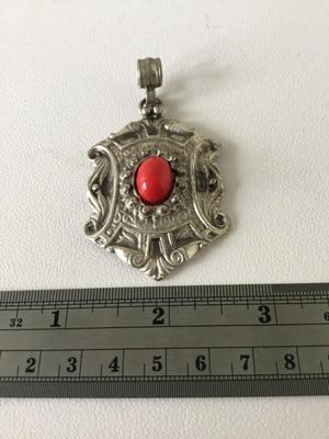 Unmarked beautiful necklace pendant