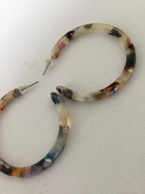 Colorful hoop fashion earrings