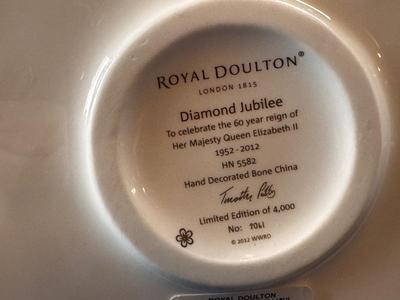 Royal Doulton Porcelain Figurine Diamond Jubilee Queen Elizabeth II - HN5582
