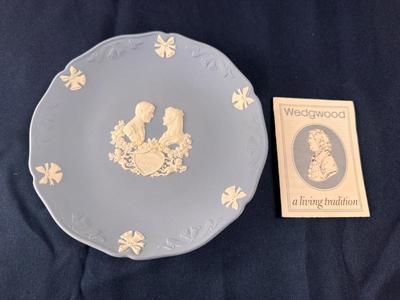 Wedgwood England Jasperware Blue Royal Wedding 1986 Plate in Box