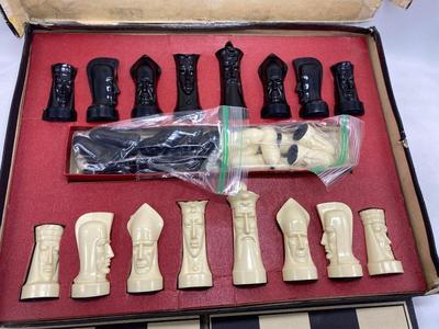 FLIP YOUR TOP AND SCULPTURED CHESS