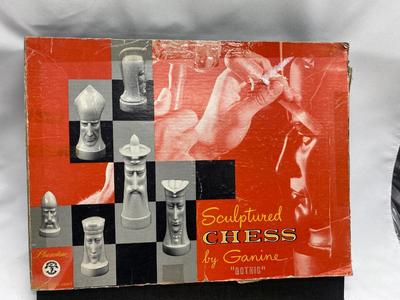 FLIP YOUR TOP AND SCULPTURED CHESS