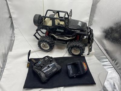 NEW BRIGHT RADIO CONTROL JEEP