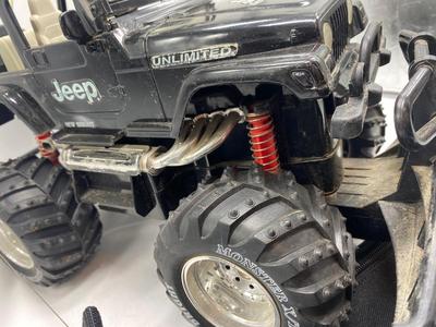 NEW BRIGHT RADIO CONTROL JEEP