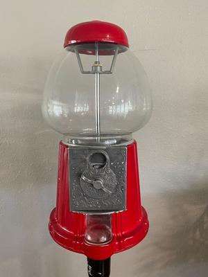 COIN OPERATED CAROUSEL GUMBALL MACHINE
