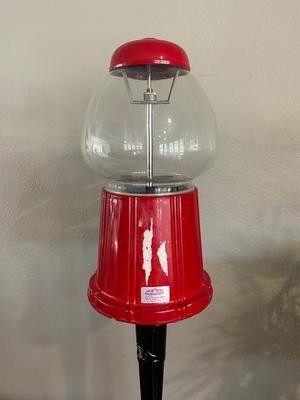 COIN OPERATED CAROUSEL GUMBALL MACHINE