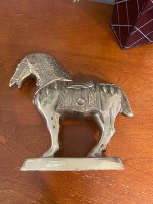 DECORATIVE HORSE, SILK FLOWERS AND PICTURE FRAME