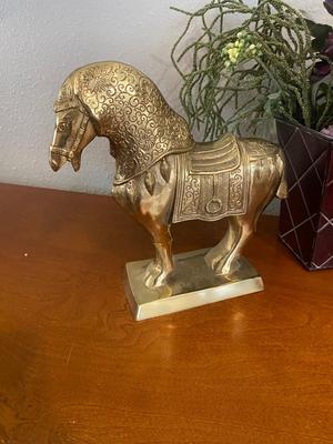 DECORATIVE HORSE, SILK FLOWERS AND PICTURE FRAME
