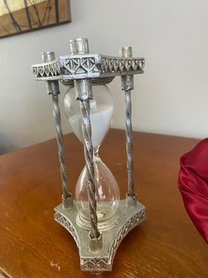 HOUR GLASS AND UNIQUE JESTER