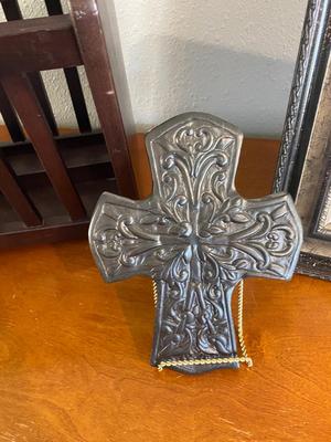MAGAZINE RACK AND HOME DECOR