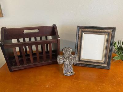 MAGAZINE RACK AND HOME DECOR