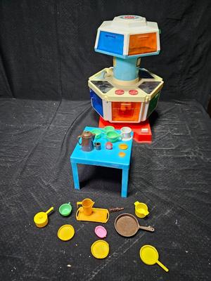 1970's Barbie Karosel Kitchen Sears Exclusive Carousel Mattel with some accessories
