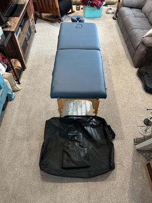 SALONITURE PORTABLE MASSAGE TABLE WITH NYLON CARRY CASE
