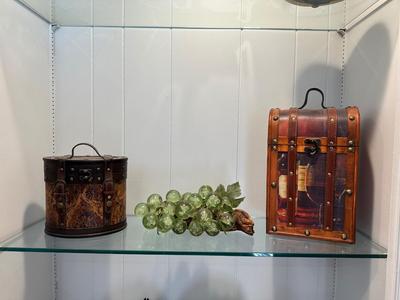 GLASS GRAPES AND 2 HINGED BOXES