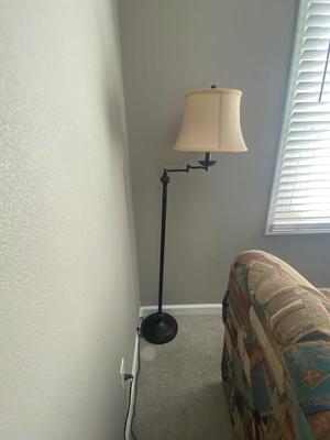 THE PERFECT BIG COMFY CHAIR FOR READING WITH FLOOR LAMP