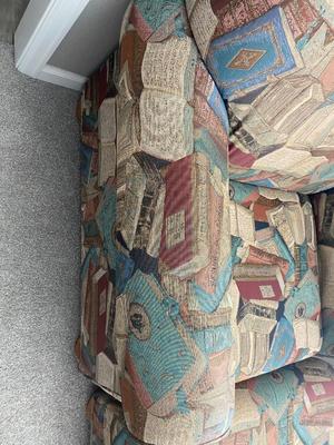 THE PERFECT BIG COMFY CHAIR FOR READING WITH FLOOR LAMP