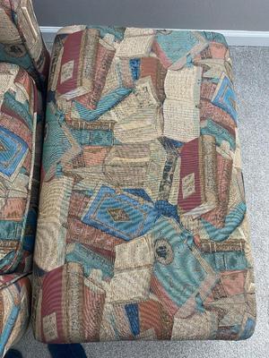 THE PERFECT BIG COMFY CHAIR FOR READING WITH FLOOR LAMP