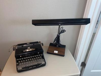 ANTIQUE ROYAL TYPEWRITER AND VINTAGE DESK LAMP