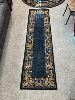 ROUND AREA RUG AND HALL RUNNER