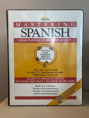 BARRON’S MASTERING SPANISH COMPLETE SET And A COOL PLUG-IN LIGHT & CLOCK TRANSISTOR RADIO AND MORE!