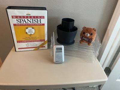 BARRON’S MASTERING SPANISH COMPLETE SET And A COOL PLUG-IN LIGHT & CLOCK TRANSISTOR RADIO AND MORE!