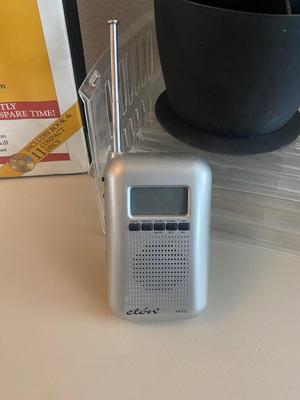BARRON’S MASTERING SPANISH COMPLETE SET And A COOL PLUG-IN LIGHT & CLOCK TRANSISTOR RADIO AND MORE!