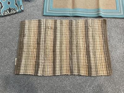 CURVED SHOWER ROD, BATH MATS AND SHOWER CURTAIN