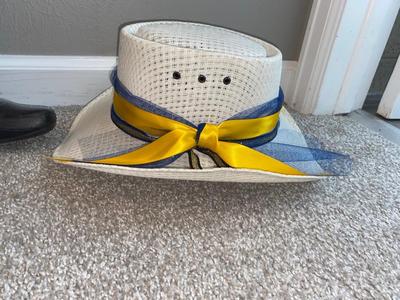 KOHL’S WOMENS BOOTS SIZE 8-1/2 AND HAT SIZE 7-1/8 “GO BEARS!”
