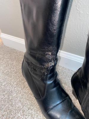 KOHL’S WOMENS BOOTS SIZE 8-1/2 AND HAT SIZE 7-1/8 “GO BEARS!”